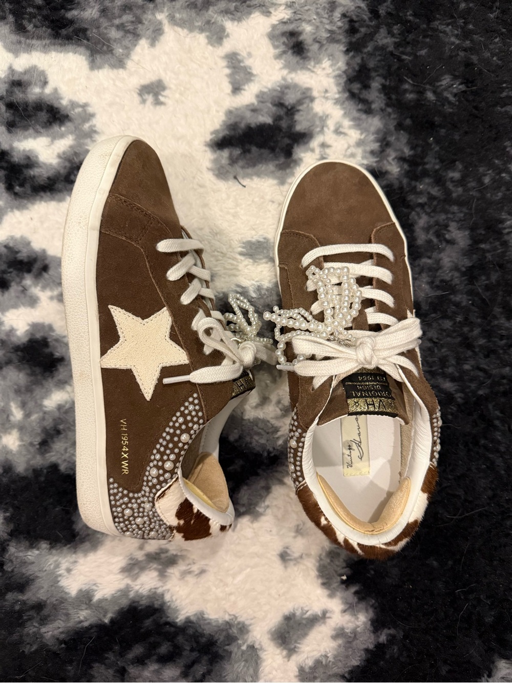 Vintage Havana Brown Suede Star Sneakers with Pearl Laces